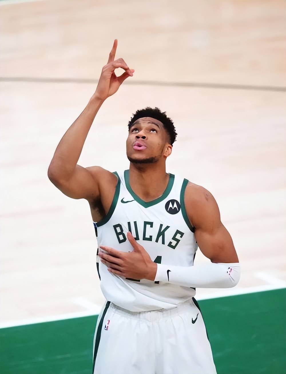 六边形战士！广东小外援奎恩火力全开豪取29分6篮板7助攻5抢断（全能爆发！广东小外援奎恩轰下29分6篮板7助攻5抢断）