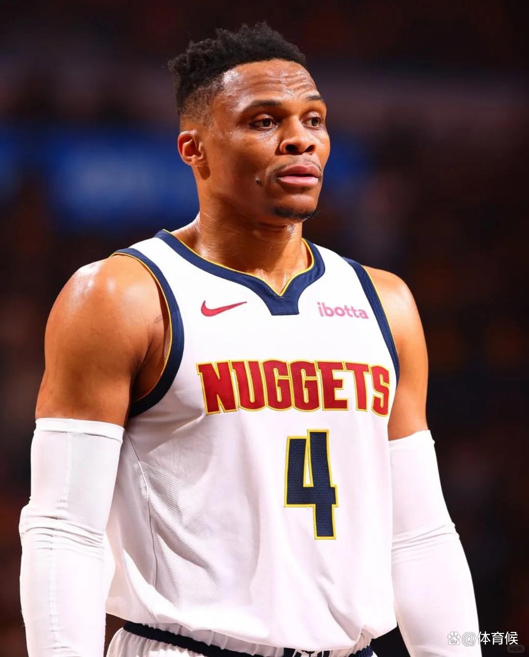 加拉：切尔西应该签下奥斯梅恩，他能带领蓝军重回巅峰（加拉力荐切尔西签下奥斯梅恩：他可助蓝军重返巅峰）