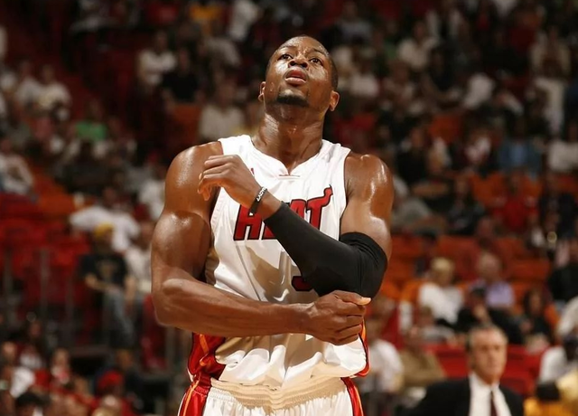 托尼：相较劳塔罗我更喜欢图拉姆，后者是意甲最强的中锋（托尼：更青睐图拉姆而非劳塔罗，他是意甲最强中锋）