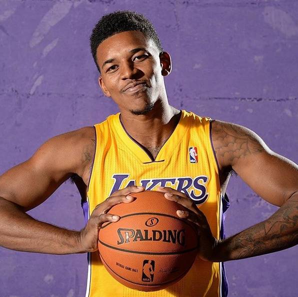 英超积分榜更新：曼城榜首压力加大,（英超积分榜最新：曼城领跑压力骤增）