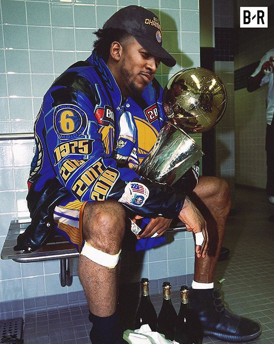 曾引起争议，西安国际足球中心草坪已重新铺设，明年3月达标（曾引争议的西安国际足球中心草坪已重铺，预计明年3月达标）