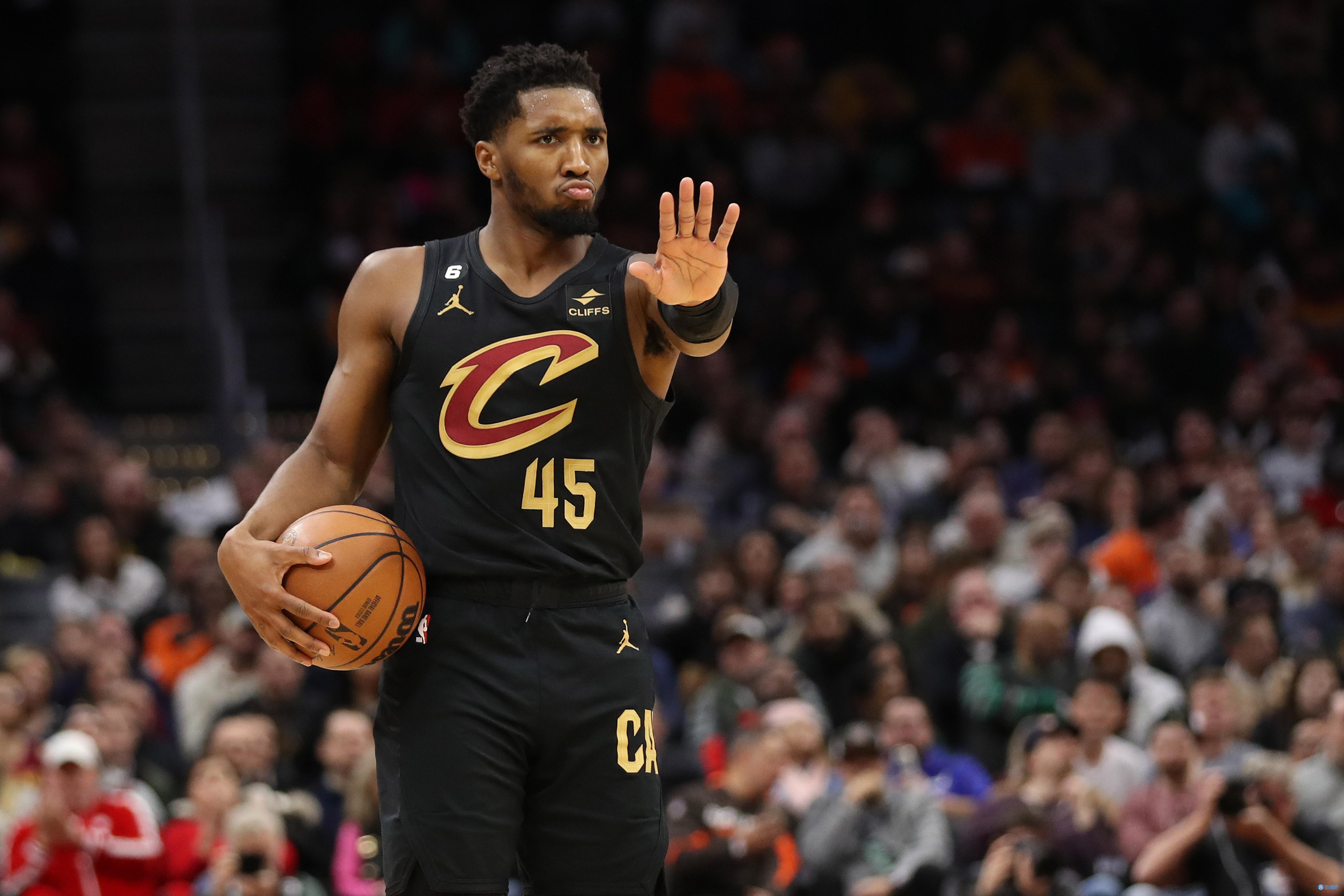 记者：杨希、向余望对阵韩国U22时大概率无法出场（记者称：杨希、向余望大概率缺席对阵韩国U22一战）